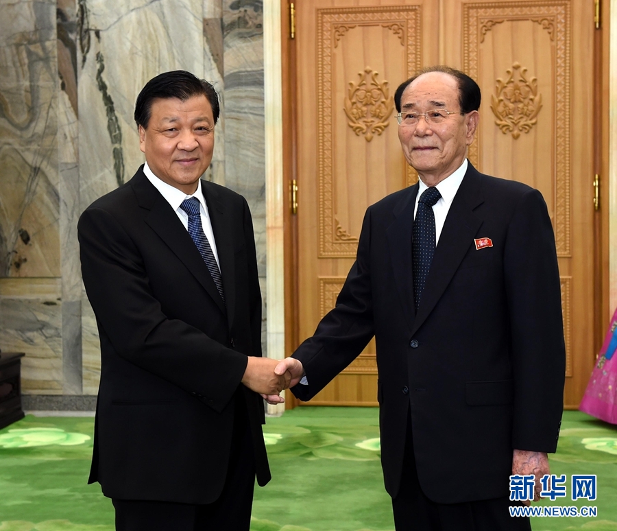 10月10日，正在朝鮮訪問的中共中央政治局常委、中央書記處書記劉云山在平壤會(huì)見朝鮮勞動(dòng)黨中央政治局常委、最高人民會(huì)議常任委員會(huì)委員長金永南。 新華社記者 饒愛民 攝