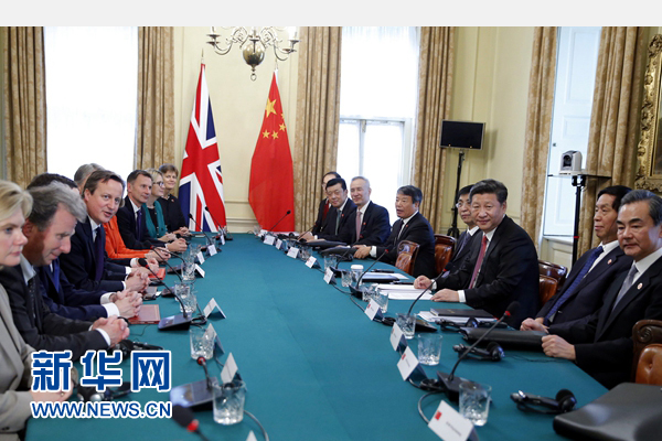 10月21日，國家主席習(xí)近平在倫敦唐寧街首相府同英國首相卡梅倫舉行會談。 新華社記者 鞠鵬 攝 
