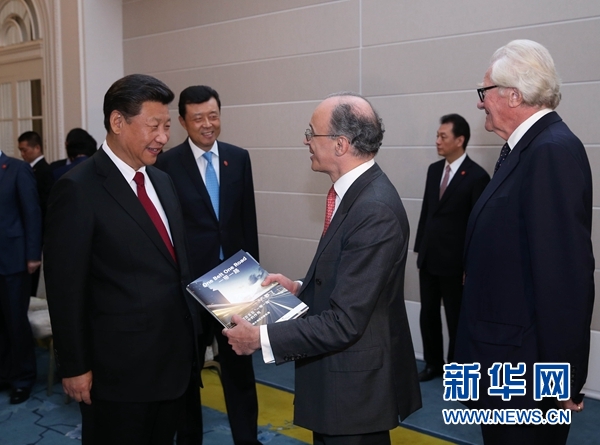 10月22日，國家主席習(xí)近平在倫敦集體會見英國前首相布朗等英國友人。新華社記者 龐興雷 攝 