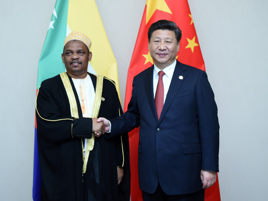 12月4日，國(guó)家主席習(xí)近平在約翰內(nèi)斯堡會(huì)見(jiàn)科摩羅總統(tǒng)伊基利盧。 新華社記者 張鐸 攝 

