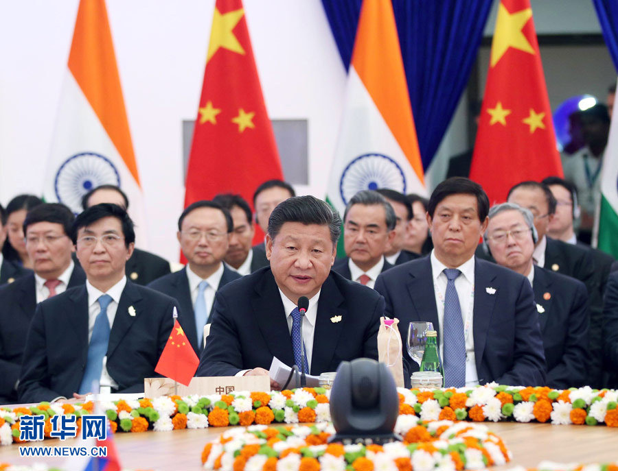 10月16日，金磚國家領(lǐng)導人第八次會晤在印度果阿舉行。中國國家主席習近平、印度總理莫迪、南非總統(tǒng)祖馬、巴西總統(tǒng)特梅爾、俄羅斯總統(tǒng)普京出席。習近平發(fā)表題為《堅定信心　共謀發(fā)展》的重要講話。新華社記者姚大偉攝 