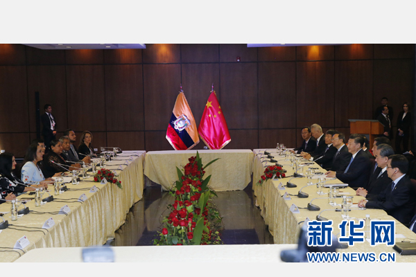 當?shù)貢r間11月18日，國家主席習近平在基多會見厄瓜多爾國民代表大會主席里瓦德內拉。 新華社記者 鞠鵬 攝