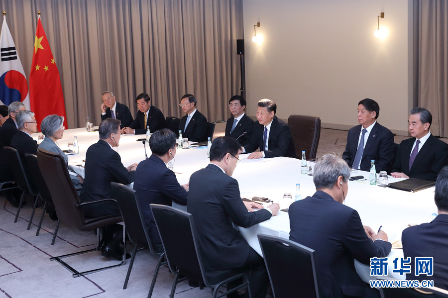 7月6日，國家主席習(xí)近平在柏林會(huì)見韓國總統(tǒng)文在寅。 新華社記者 王曄攝