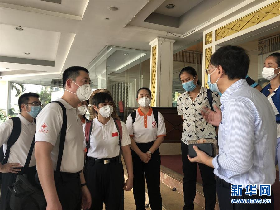 （國際疫情·圖文互動）（6）“工作忙碌又細(xì)致，經(jīng)驗(yàn)豐富又專業(yè)”——一名柬埔寨青年眼中的中國援柬抗疫醫(yī)療專家組