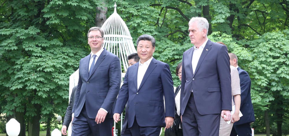 習(xí)近平出席塞爾維亞總統(tǒng)尼科利奇、總理武契奇共同舉行的午宴