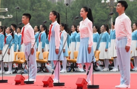 聽共青團(tuán)員和少先隊員的心聲：請黨放心，強國有我！