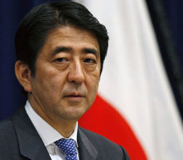 2013，安倍的“狂人日記”